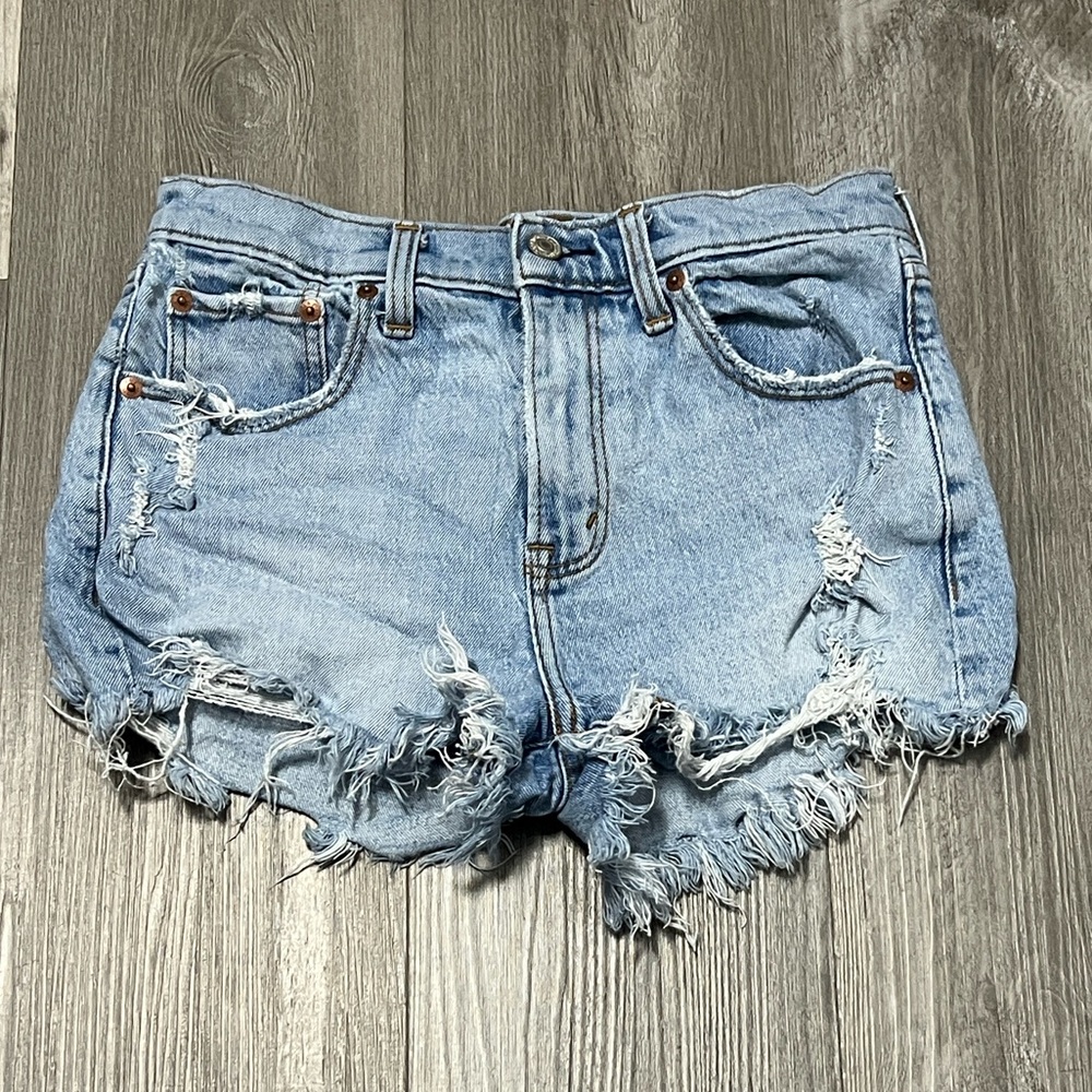 Abercrombie and Fitch  the Mom short/ size 26/2